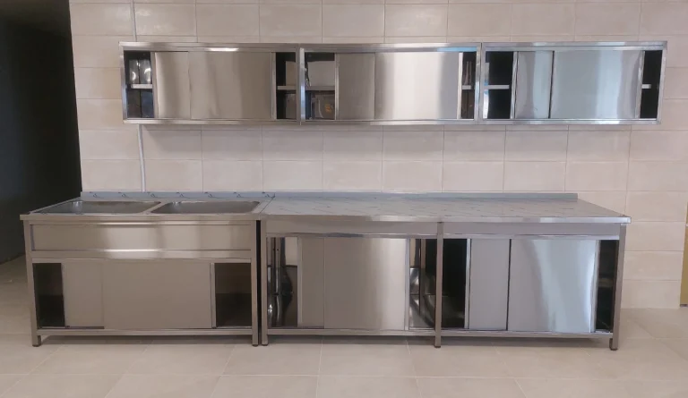 Neutralni stolovi za profesionalne kuhinje